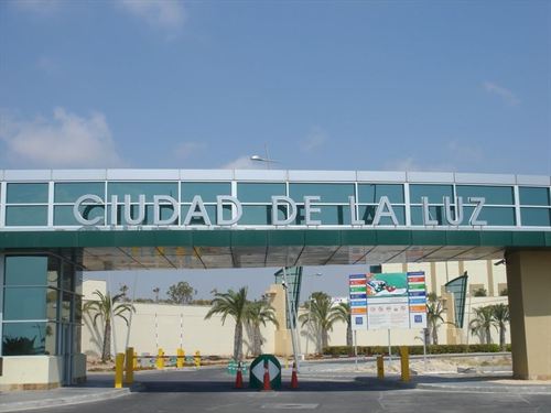 El productor José Luis Moreno, interesado en hacer una oferta por la Ciudad de la Luz